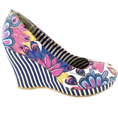 Women's Catwalk Multi Color Canvas Peacock Print Wedge Heels Shoes size 6.5M - Image 1 of 4