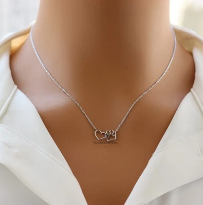 Collar con dije enchapado en oro de 18 quilates delicado con patas de perro y corazón vinculado Foto 1 de 3