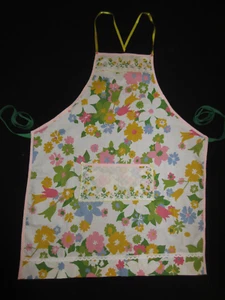 UPCYCLED VINTAGE SHEET HANKERCHIEF FLORAL 70s APRON - Picture 1 of 1