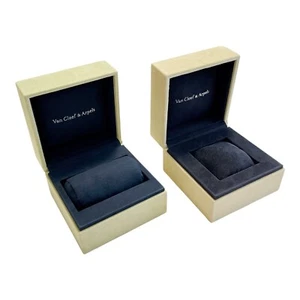 Van cleef & Arpels Watch Bangle Bracelet Box Green Suede Jewelry case Lot of 2 - Bild 1 von 19