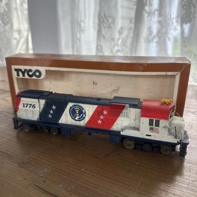 HO Scale Tyco 1776 Alco Century 430 diesel Powered-Lighted engine Spirit Of 76 - Image 1 of 4