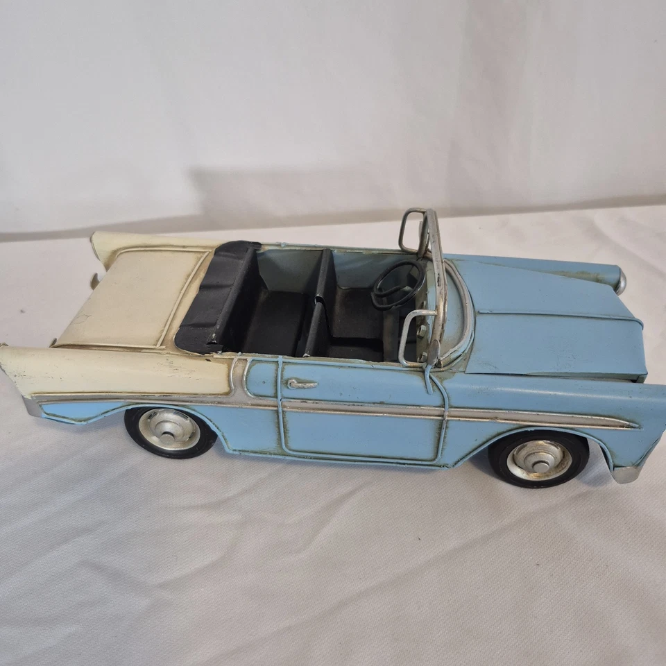 "De colección único hecho a mano estaño azul/blanco 57 convertible 11""x 4,75""x 3""" Foto 1 de 4