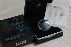 🧭 🇦🇺 AUSTRALIA 5 DOLLARS 2019 MOON LANDING BOX + COA SCARCE B73 #84 - Picture 1 of 11