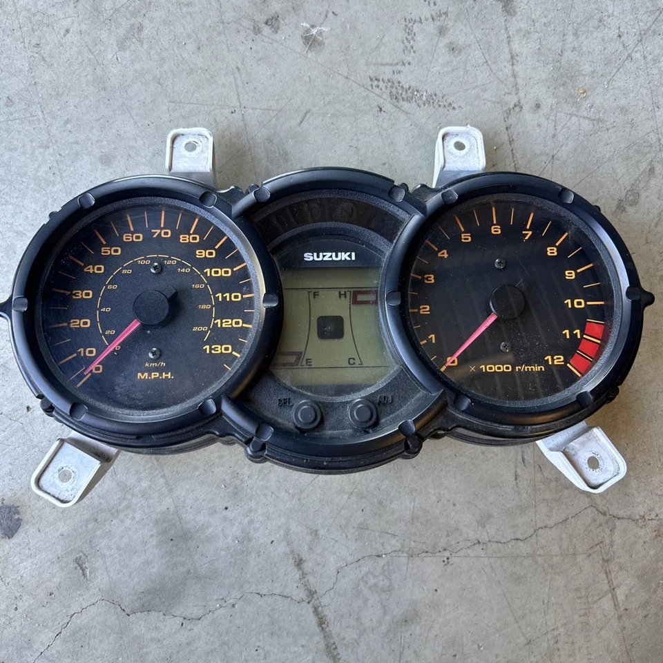 Cuadro de instrumentos medidor velocímetro Suzuki VSTROM 650 DL650 2004-2006 Foto 1 de 4