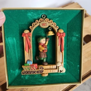 Hallmark 1977 Twirlabout Bellringer ornament Tree Trimmer Collection - Picture 1 of 12