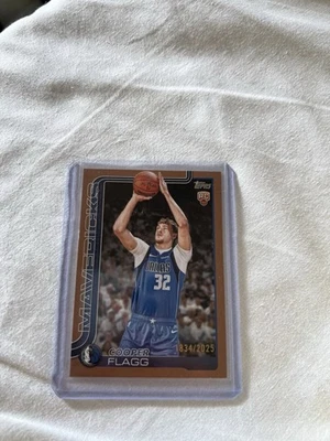 The Cooper Flagg 2025 Topps #201 Gold /2025 Rookie - Bild 1 von 3