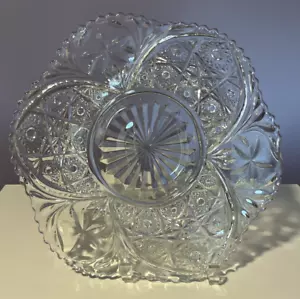 Precioso plato sándwich vintage de vidrio prensado con patrón de estrellas y hojas de 12" - Imagen 1 de 11