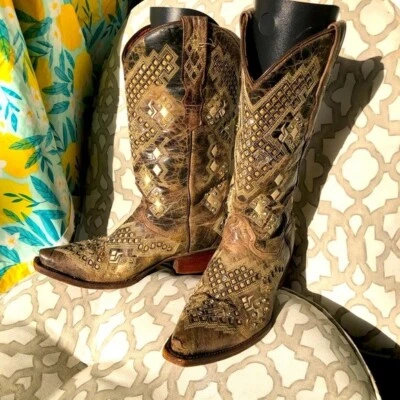 GOLDEN GUNS 铆钉水钻西部 5664 牛仔靴 8 — 第 1/4 张图片