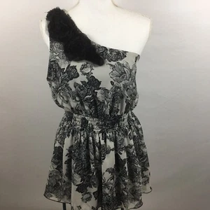 Torrid Womens One Shoulder Top Size 1 White Black Fabric Roses Elastic Waist - Picture 1 of 9