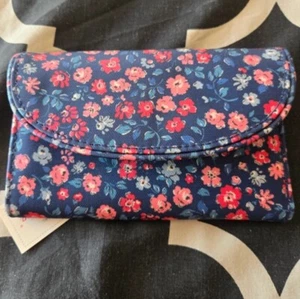 Cath Kidston Pretty Floral Wallet Purse Flowers BNWT - Picture 1 of 3