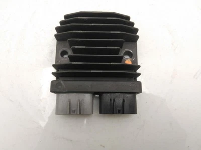 Honda CB650R 2022 regulador/rectificador  Foto 1 de 4