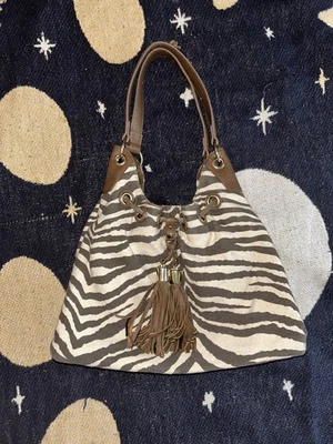 Encantador bolso de hombro Charlie para mujer marrón y crema con estampado de cebra Foto 1 de 4