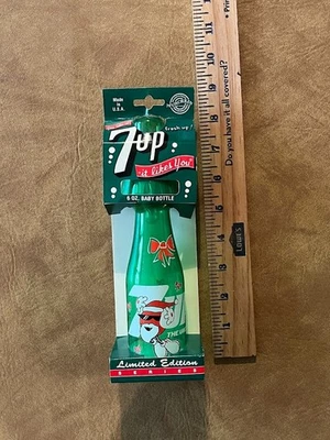 VINTAGE (1994) 7UP SODA BABY Biberón Navidad Hecho en EE. UU. Munchkin 6 OZ Foto 1 de 4