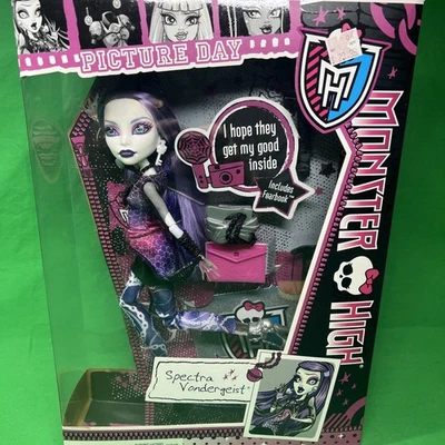 Monster High Picture Day Spectra Vondergeist Doll (Mattel, 2012) - Image 1 of 4