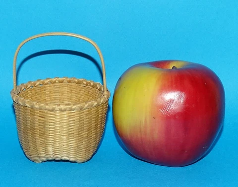 1980s Miniature Shaker Style Kitten Head Ash Splint Basket Martha Wetherbee Kit Cover