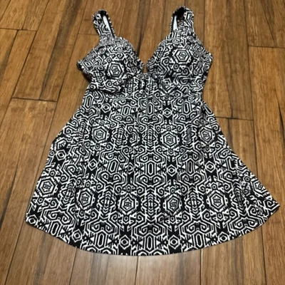 Vestido de natação Shore Shapes Active Control Technology 12 preto branco - Imagem 1 de 4