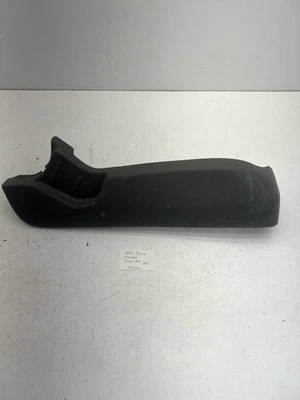 Cubierta del panel de ajuste del asiento delantero derecho Nissan NV 2500 2012-2020 OEM. Foto 1 de 4