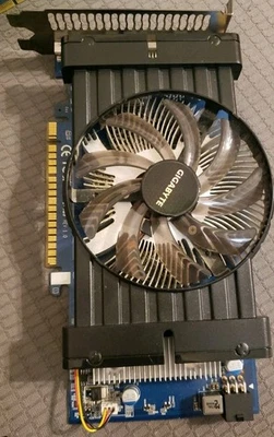 Gigabyte Nvidia GeForce GTX 550 OC GV-N550OC-1GI 1GB graphics card GPU - Image 1 of 4