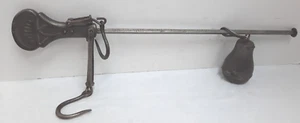 Antike primitive Baumwolle Tabak Waage Waage mit Gewicht 2 Haken Gusseisen Metall - Bild 1 von 6