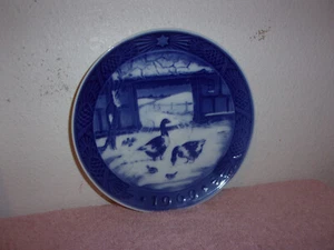 VINTAGE ROYAL COPENHAGEN   1969   IN YHE OLD FARMYARD..7" COLLECTOR PLATE.#7 - Picture 1 of 5