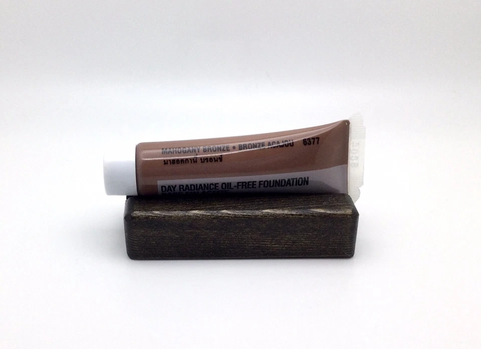 Mary Kay Day Radiance Oil-Free Foundation Formula 3 Tube Mahogany Bronze 6377 - Image 1 of 1