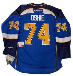 CAMISETA REEBOK FIRMADA POR TJ OSHIE DE ST. LOUIS BLUES CERTIFICADO DE AUTENTICIDAD PSA/ADN XXL - Imagen 1 de 6