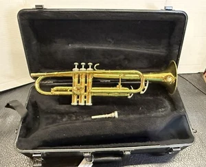 King  600 Trumpet with Case & Mouthpiece - Picture 1 of 7