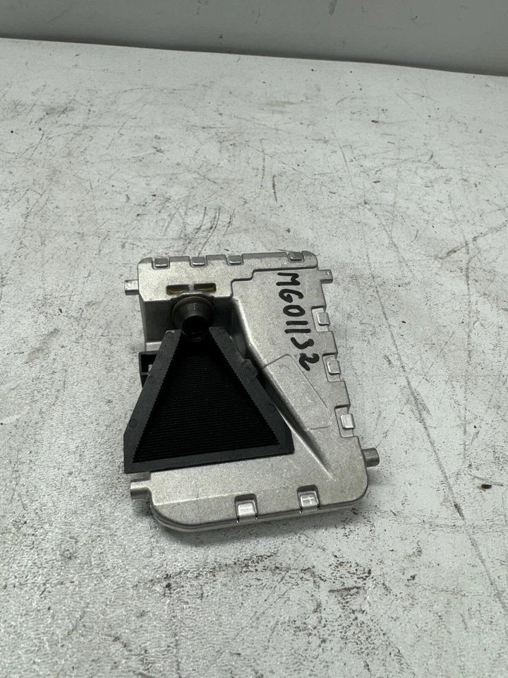 2014-2015 MERCEDES S550 W222 FRONT WINDSHIELD LANE DEPARTURE CAMERA CONTROL UNIT - Image 1 of 4