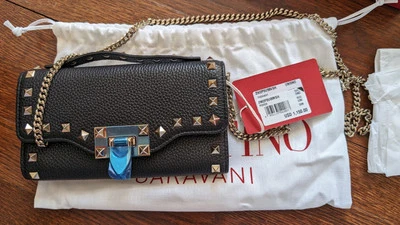NEW!! VALENTINO GARAVANI ROCKSTUD GRAINY CALFSKIN WALLET WITH CHAIN STRAP BLACK - Image 1 of 4
