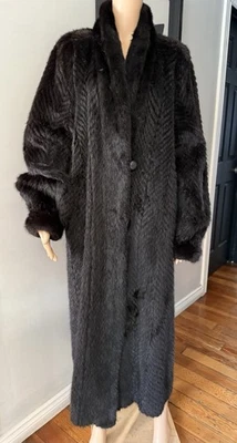VTG MINK CHEVRON REVERSIBLE LEATHER FUR COAT IN GOOD CONDITION SIZE L-XL - Imagem 1 de 4