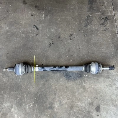 Alfa Romeo Giulia 2017-2023 tracción trasera derecha eje lateral derecho medio eje fabricante original Foto 1 de 4