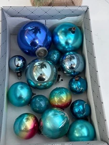 Konvolut alter Weihnachtsschmuck Karton Christbaumkugeln Blau Türkis 2035/23 - Picture 1 of 3