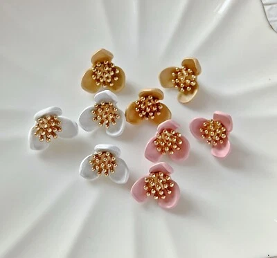 10pcs 15mm Pink Khaki White Colored Painted flower metal clothing shank buttons - Image 1 of 3
