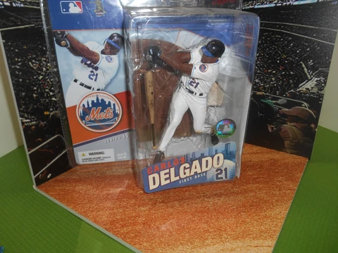 Two Discounted Mets McFarlane Figures / Delgado & Glavine Cover