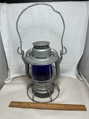Vntg Dietz Vesta Gulf Mobile & Ohio GM&O Railroad Lantern Blue Dietz Vesta Globe - Image 1 of 4
