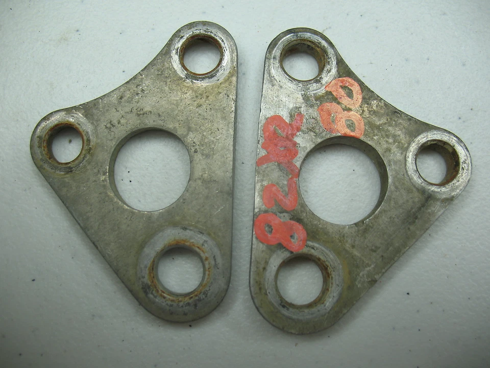 Honda XR 80 R XR80R 1982 placas de montaje del motor soportes - sin grietas ni reparaciones Foto 1 de 1