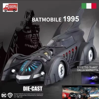 Modello AUTO BATMOBILE 1995 Pressofuso MACCHINA BATMAN DC Die-cast 1:18 luci LED - Immagine 1 di 4
