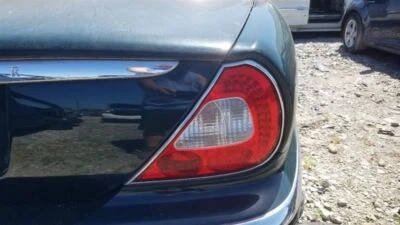 Conjunto de luz trasera derecha usado se adapta a: Jaguar Xj8 R. 2004 bisel cromado grado derecho Foto 1 de 4