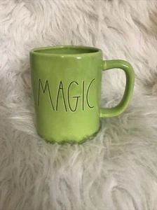 Rae Dunn grüne "MAGIC" Halloween Tasse. Rarität. Selten. - Bild 1 von 2