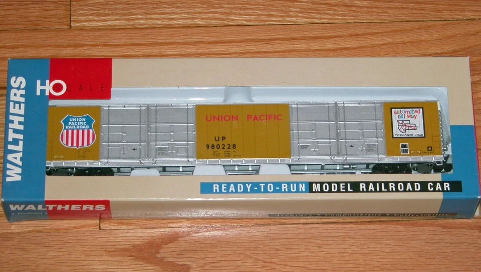 HO WALTHERS 932-3537 PULLMAN STANDARD 86' HI-CUBE BOXCAR 8 DOOR UNION PACIFIC UP - Image 1 of 1