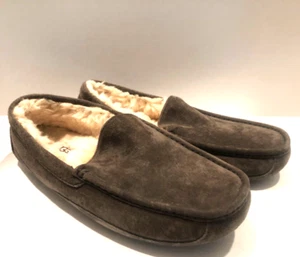 UGG AUSTRALIA S/N 5775 ASCOT MEN’S SLIPPERS BROWN BARELY WORN SIZE 9 - Picture 1 of 8