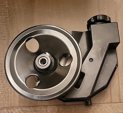 Power Steering Pump w/Reservoir Assembly for 1999 - 2004 Jeep Grand Cherokee - Image 1 of 2