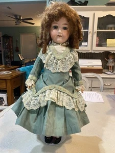 22" Armand Marsaille 390~ Beautiful and Sweet ~ Lovely Condition - Picture 1 of 13