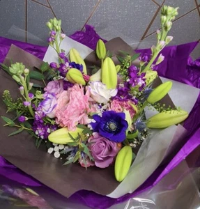 FRESH REAL FLOWERS Luxury Mothers Day Gift Bouquet Free Delivery - Picture 1 of 7