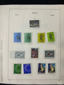 1974-1980- Irlanda Montado Sello Hojas - Imagen 1 de 3