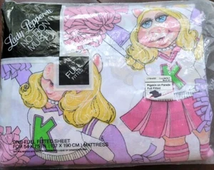 NUEVA Sábana Santa Completa Vintage Miss Piggy Animadora Kermit Plaza Sésamo Años 80 - Imagen 1 de 6