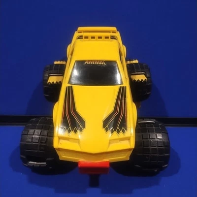 Monster Truck Car Galoob Animal 1984 vintage 4x4 piezas amarillas  Foto 1 de 4