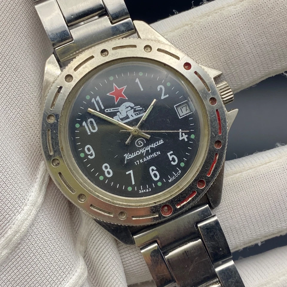 Reloj Militar Hombre URSS Vintage Años 80 VOSTOK KOMANDIRSKIE Cuerda Manual Foto 1 de 4