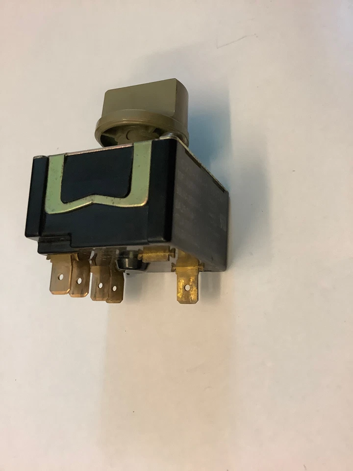 Функциональный переключатель для кондиционера OMRON 2OY2W1 или C2S-4H-1 - Изображение 1 из 4