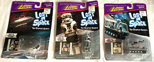 3 Johnny Lightning Lost in Space The Classic Series Robot ,Jupiter 2 & Chariot